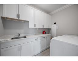 13632 Blackburn Avenue, White Rock, BC V4B2Y8 Photo 27