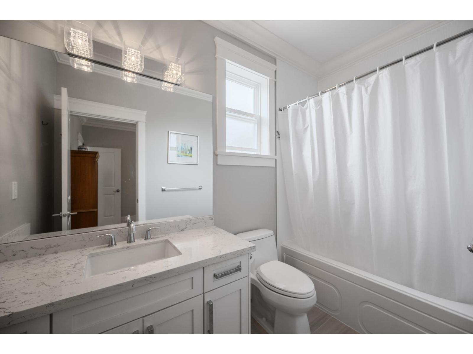13632 BLACKBURN AVENUE, White Rock