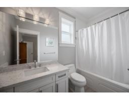 13632 Blackburn Avenue, White Rock, BC V4B2Y8 Photo 26