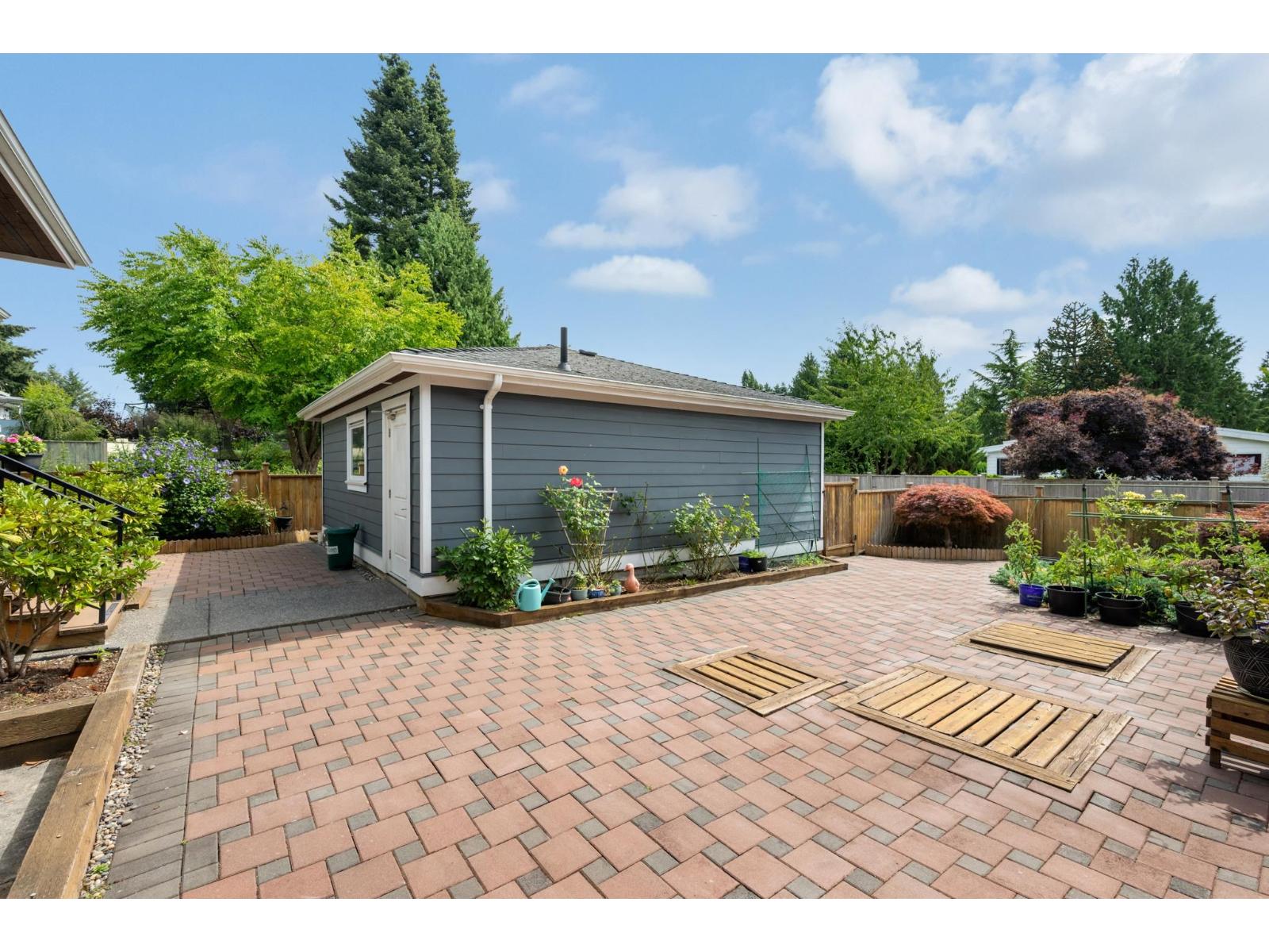 13632 BLACKBURN AVENUE, White Rock