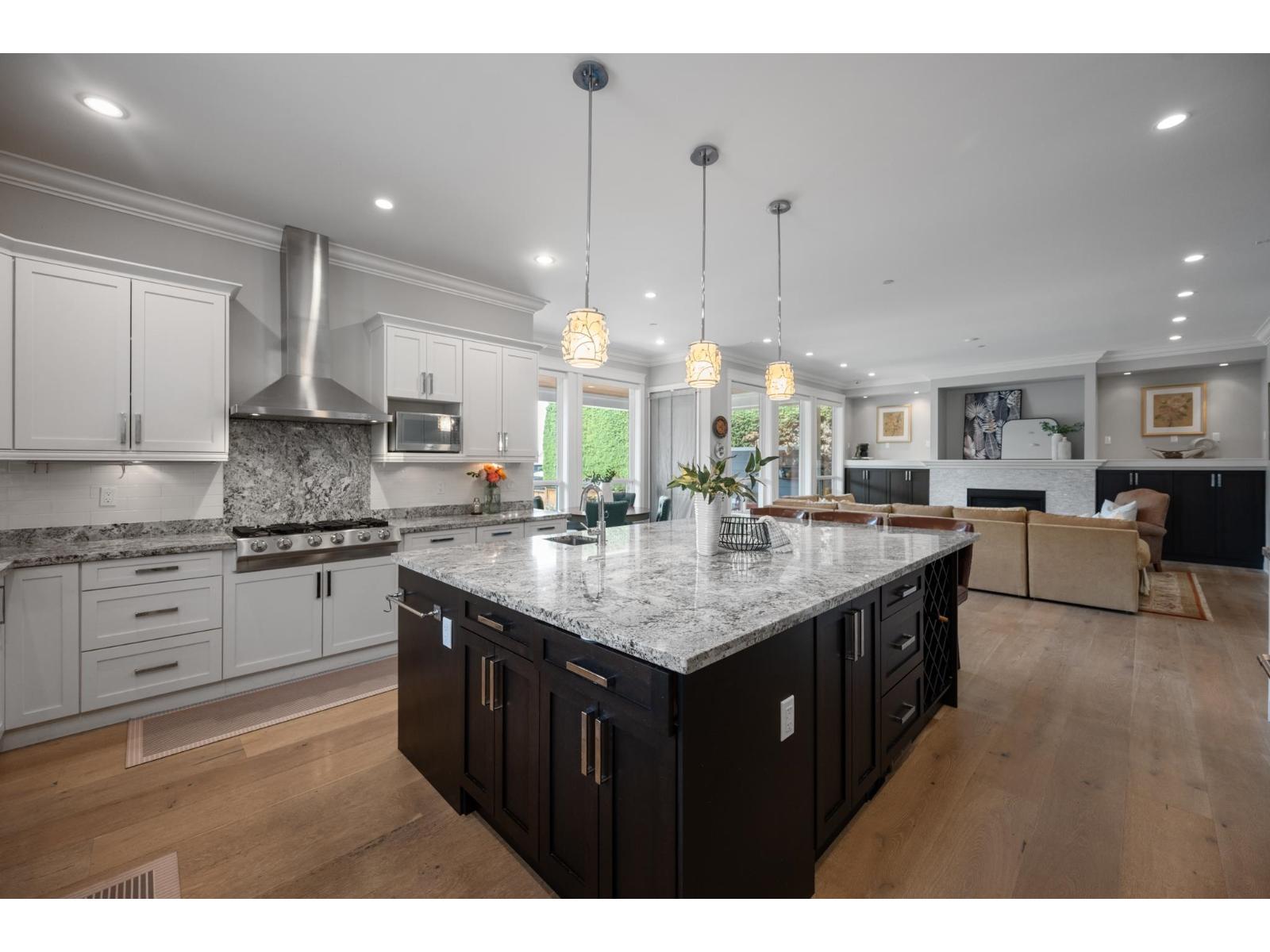 13632 BLACKBURN AVENUE, White Rock