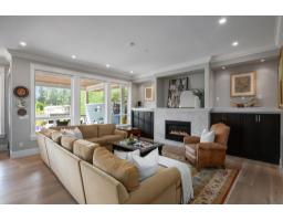 13632 Blackburn Avenue, White Rock, BC V4B2Y8 Photo 10