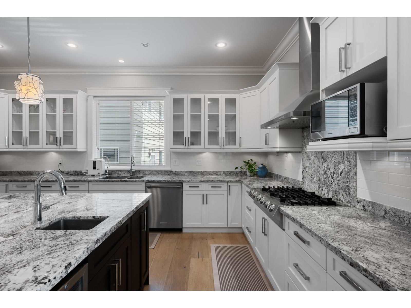13632 BLACKBURN AVENUE, White Rock