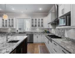 13632 Blackburn Avenue, White Rock, BC V4B2Y8 Photo 18