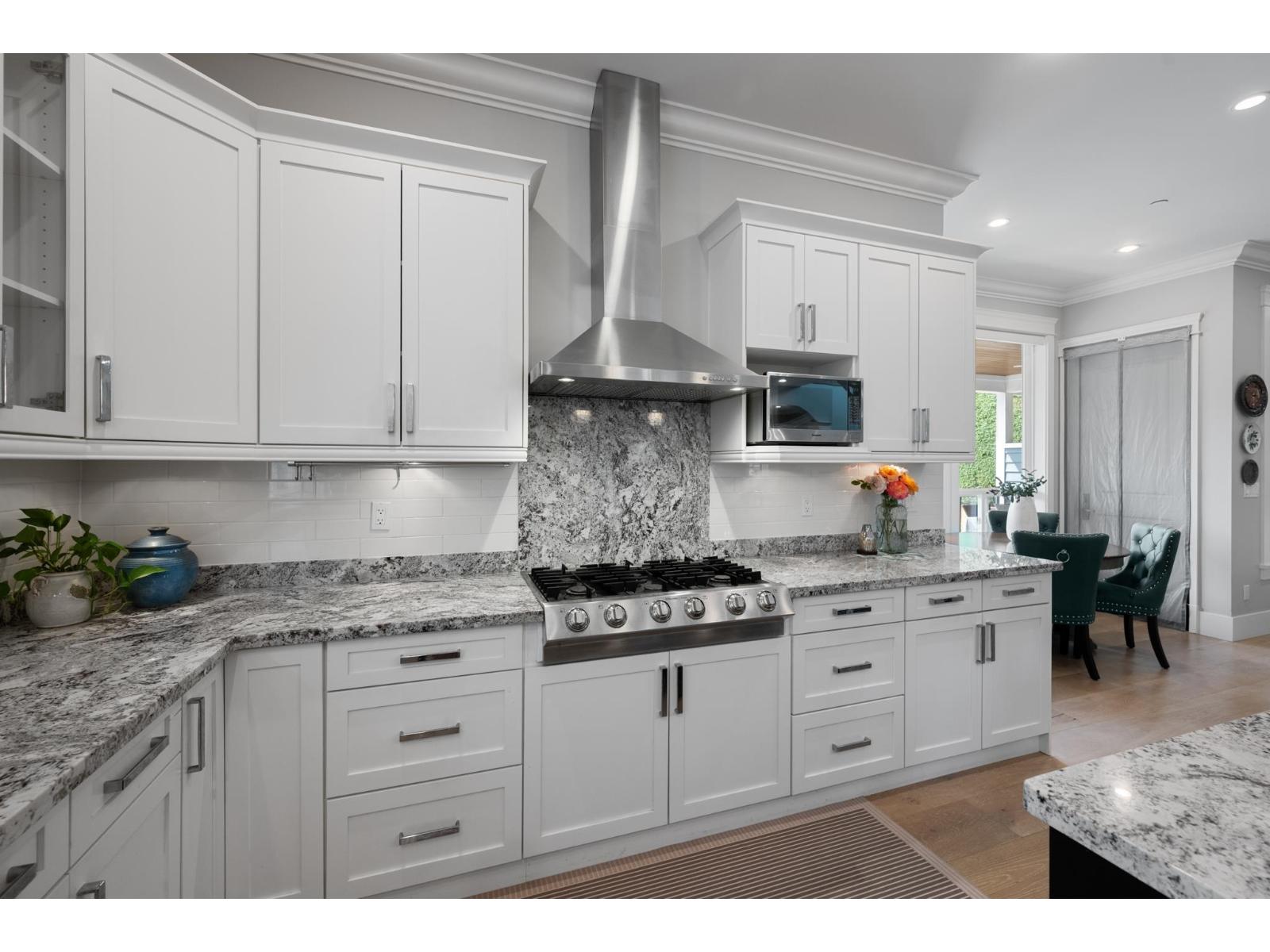 13632 BLACKBURN AVENUE, White Rock