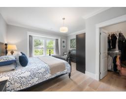 13632 Blackburn Avenue, White Rock, BC V4B2Y8 Photo 25