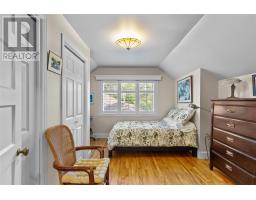 4 Maple Street thumbnail 36