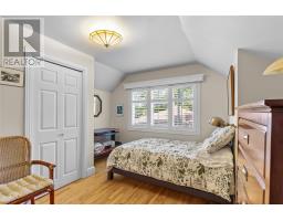 4 Maple Street thumbnail 37