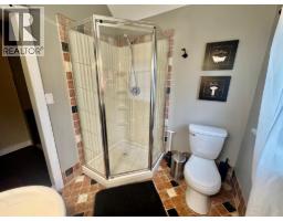 3pc Ensuite bath - 159 North Fork Road, Cherryville, BC V0E2G3 Photo 14