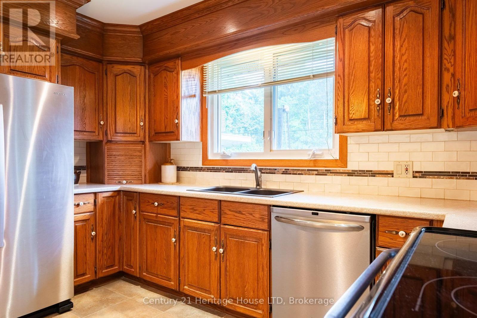 121 LOCKHART DRIVE - Image 13