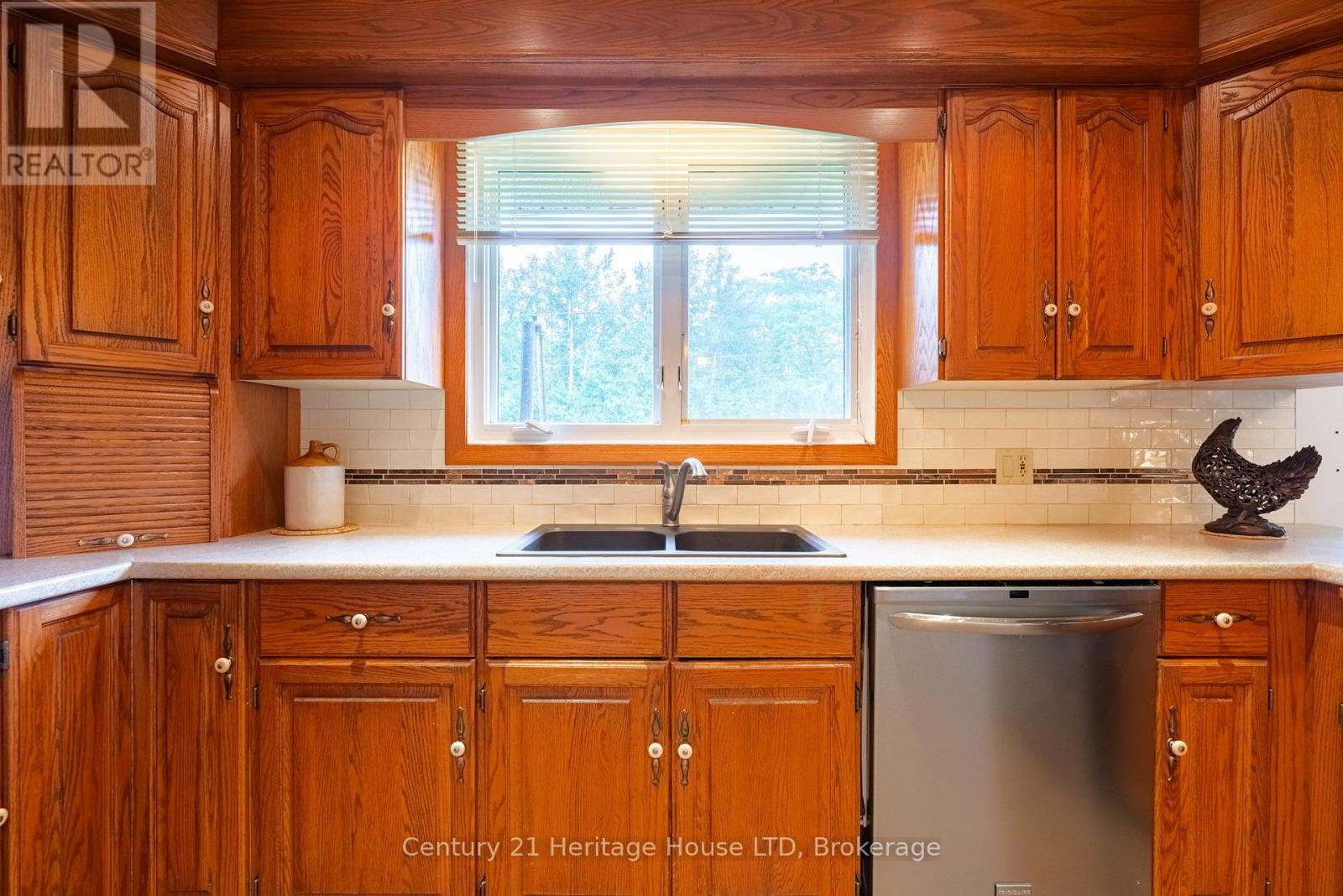 121 LOCKHART DRIVE - Image 16