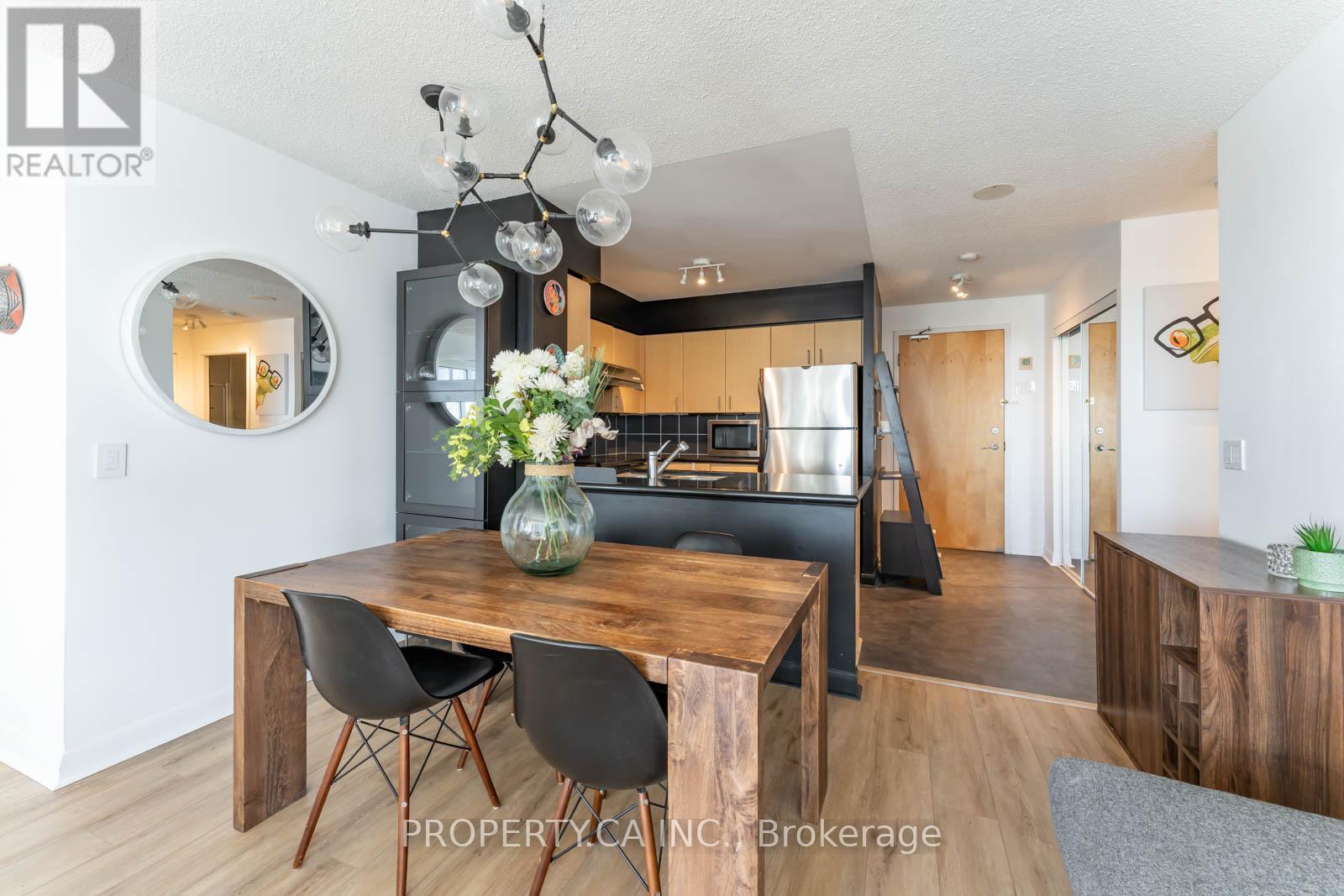 Photo of 4978 Yonge Street