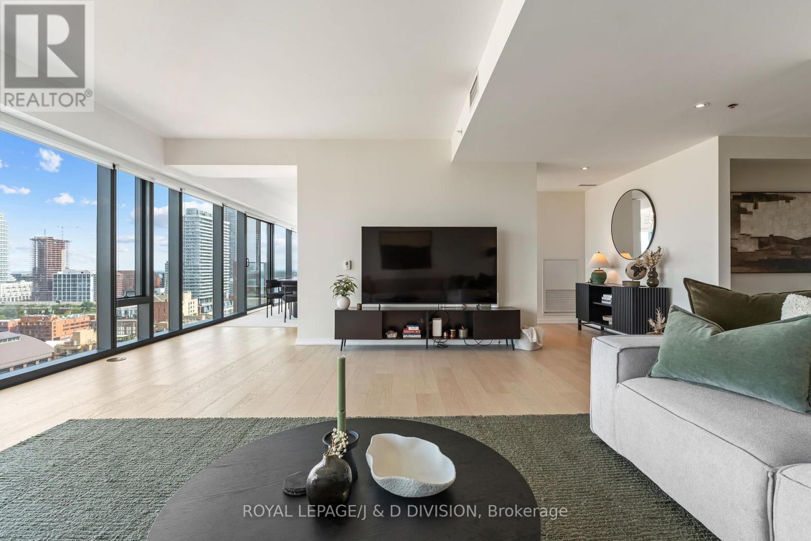 #1702 60 COLBORNE STREET - 12
