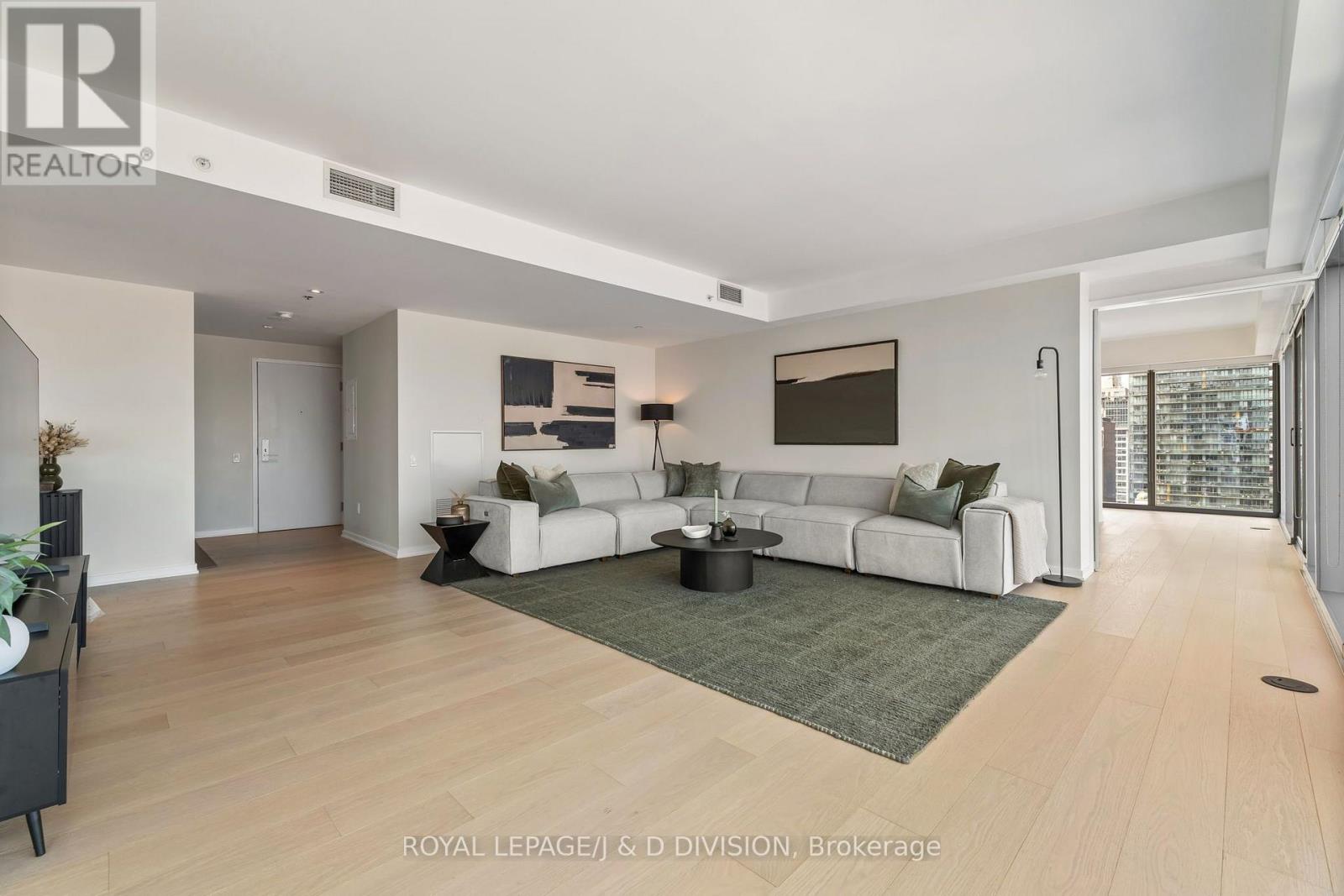 #1702 60 COLBORNE STREET - 13