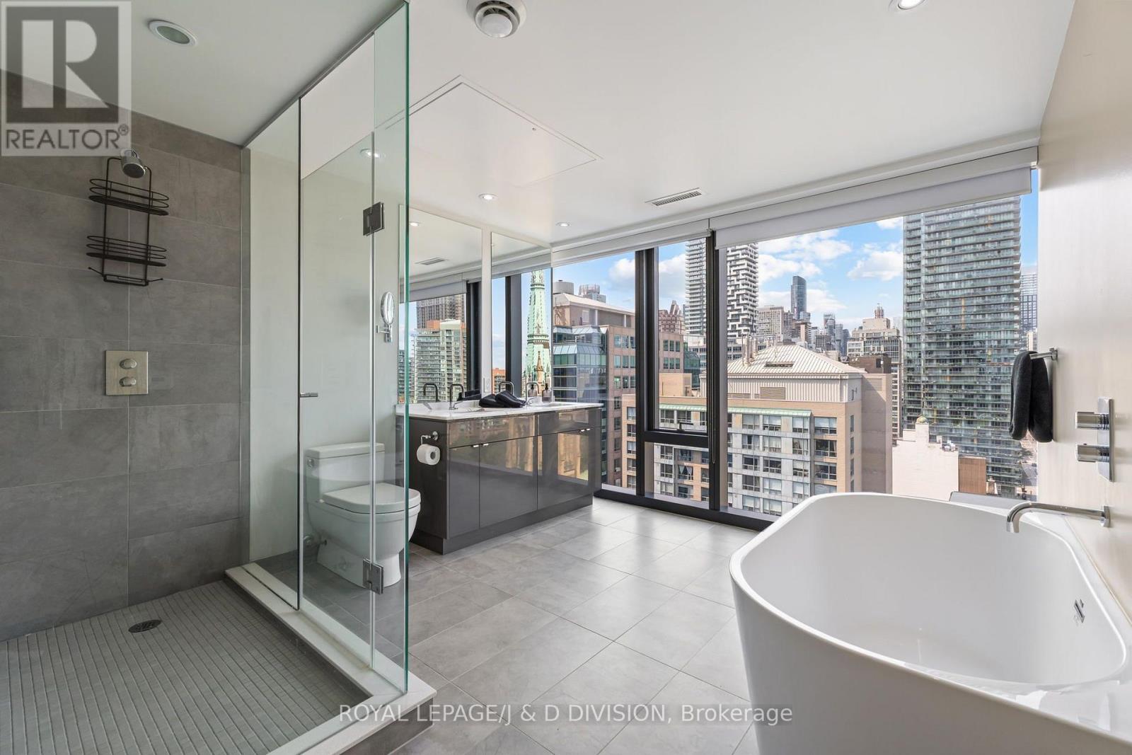 #1702 60 COLBORNE STREET - 34