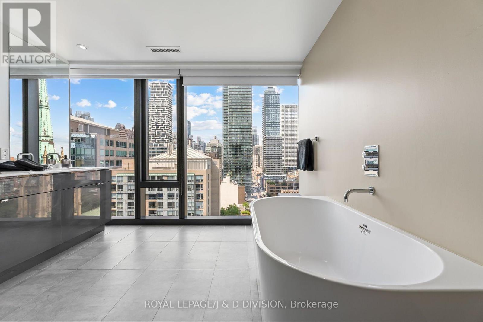 #1702 60 COLBORNE STREET - 35