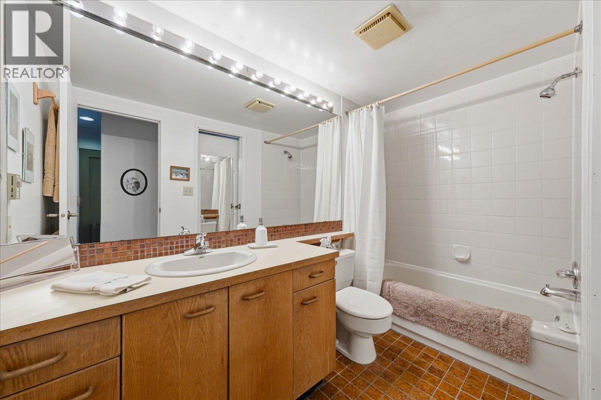 2 Bed, 2 Bath House for Sale in Vancouver – 6 5730 CARNARVON STREET, Vancouver – MLS# R3155091 - Image 17