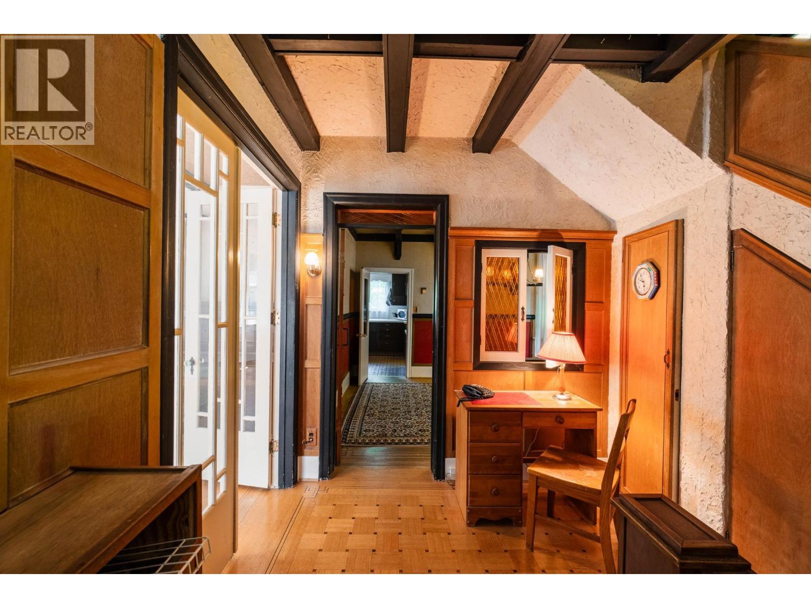1107 ROBERTSON Avenue - 12