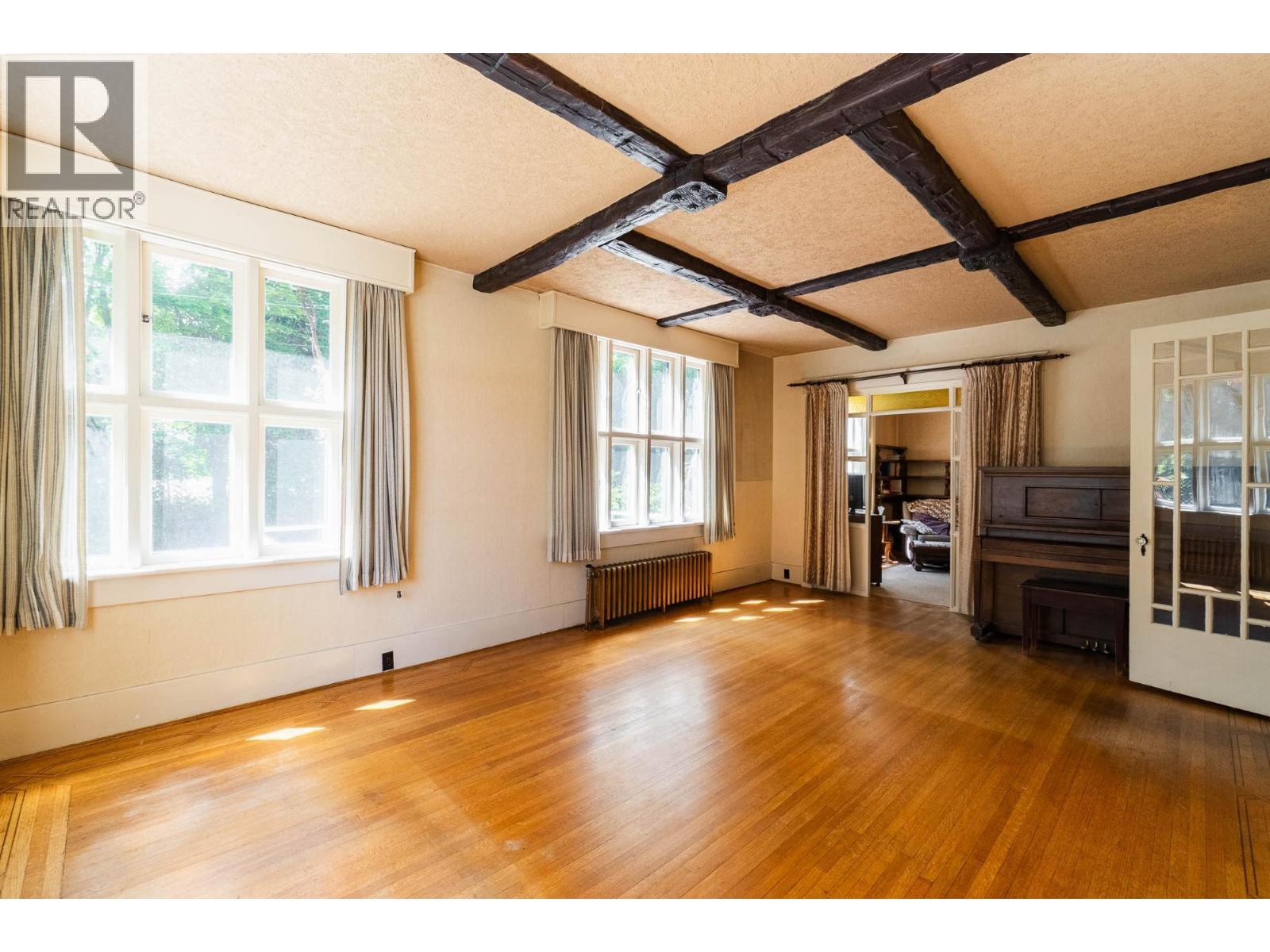 1107 ROBERTSON Avenue - 16