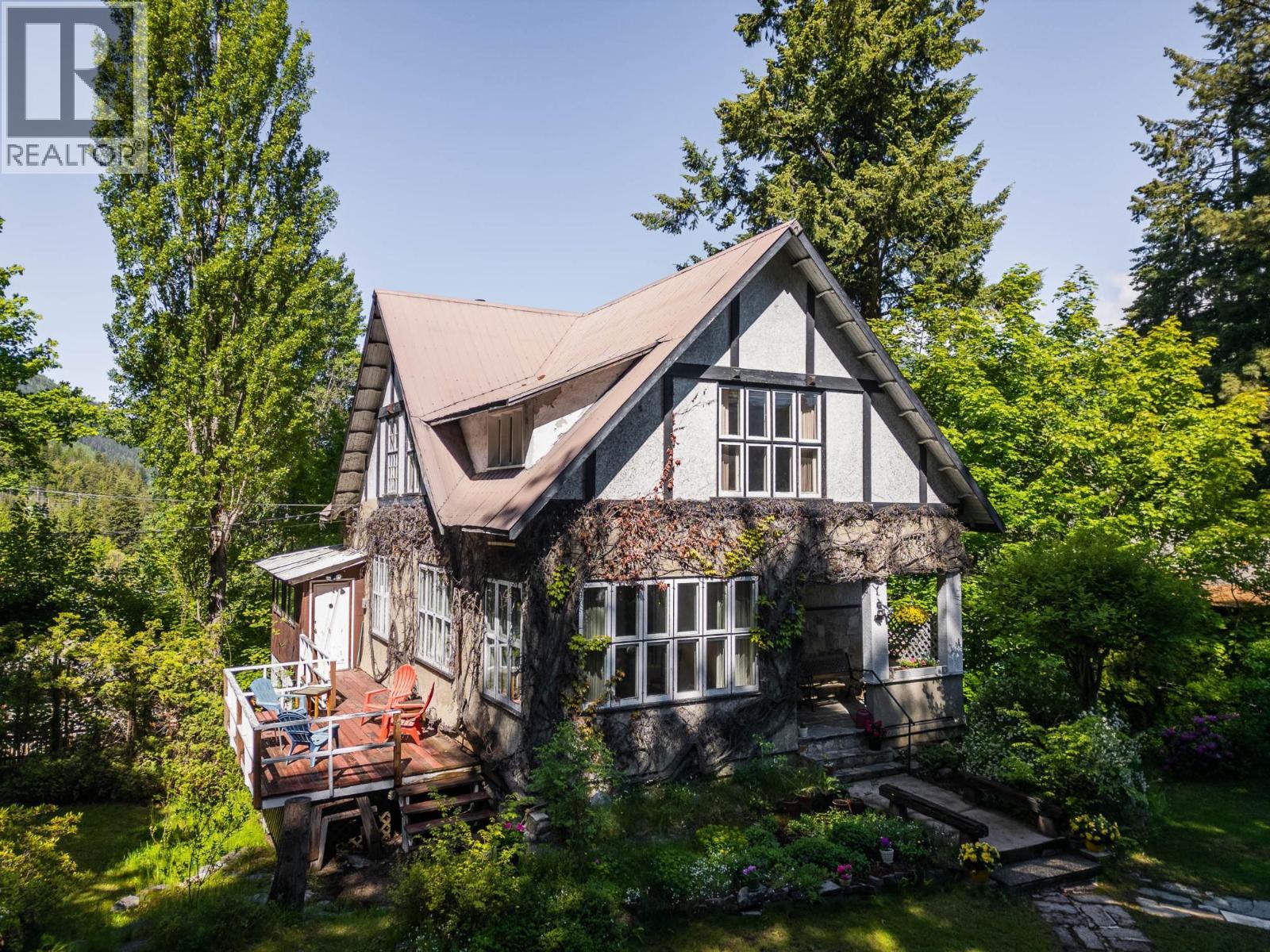 1107 ROBERTSON Avenue - 20