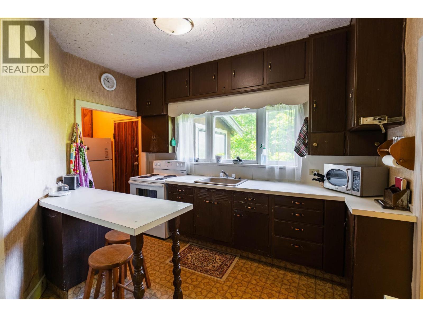 1107 ROBERTSON Avenue - Image 23