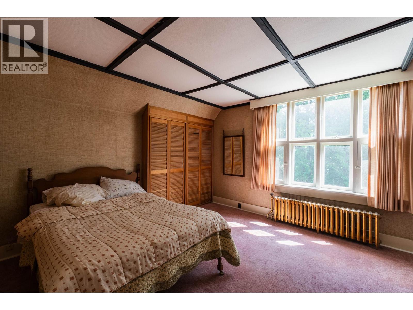 1107 ROBERTSON Avenue - 26