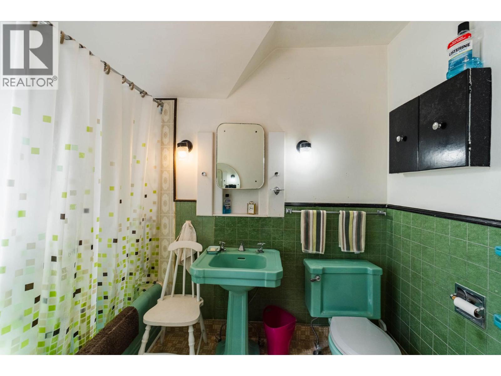1107 ROBERTSON Avenue - 33