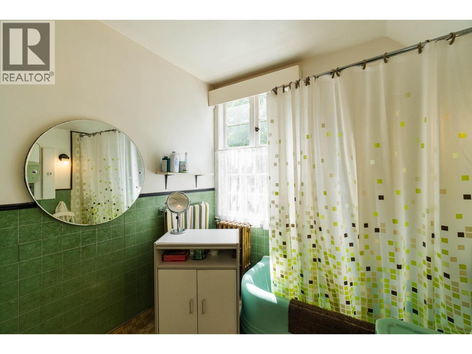 1107 ROBERTSON Avenue - 35