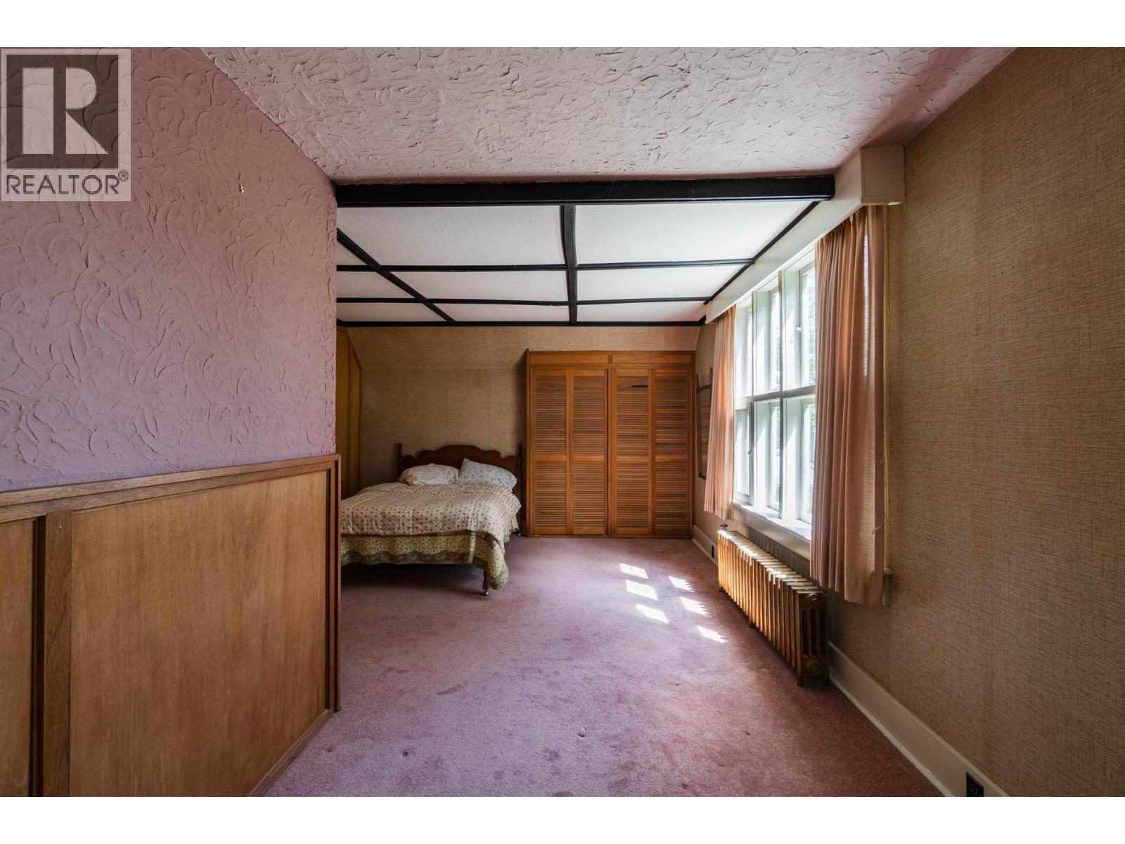 1107 ROBERTSON Avenue - 40