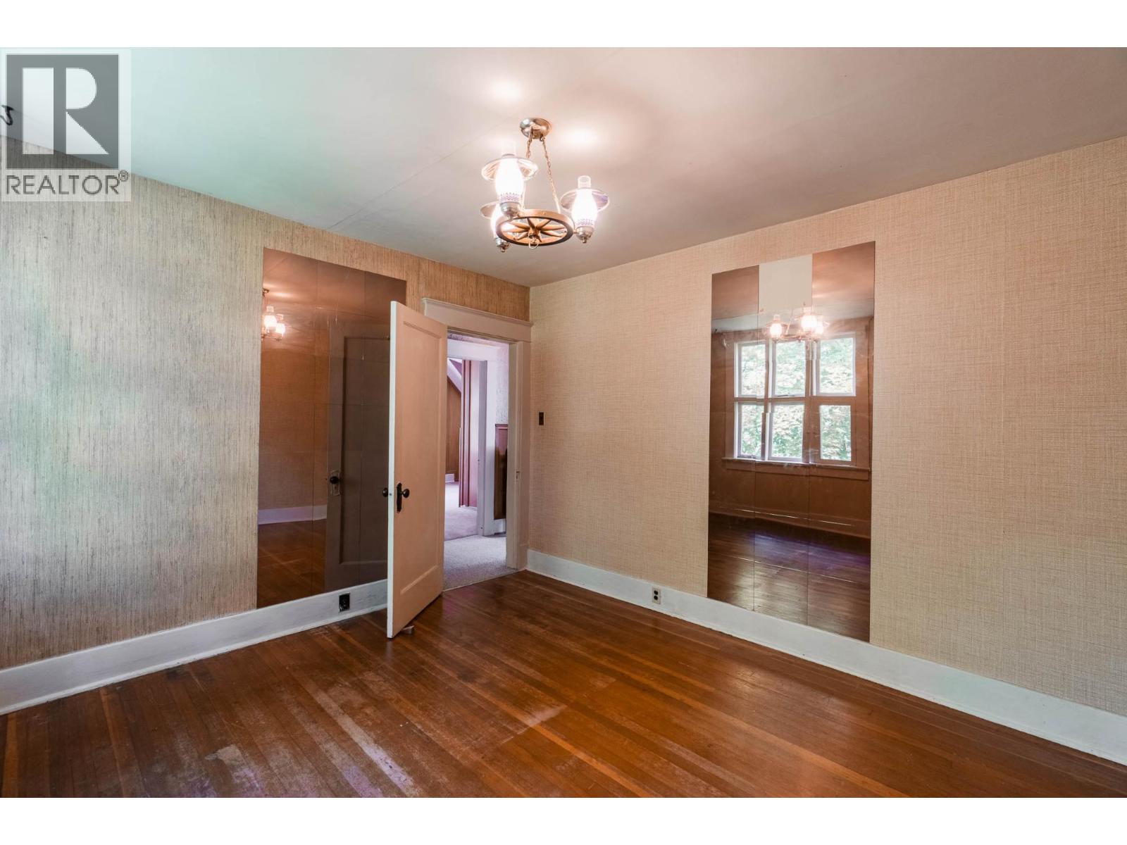 1107 ROBERTSON Avenue - Image 49