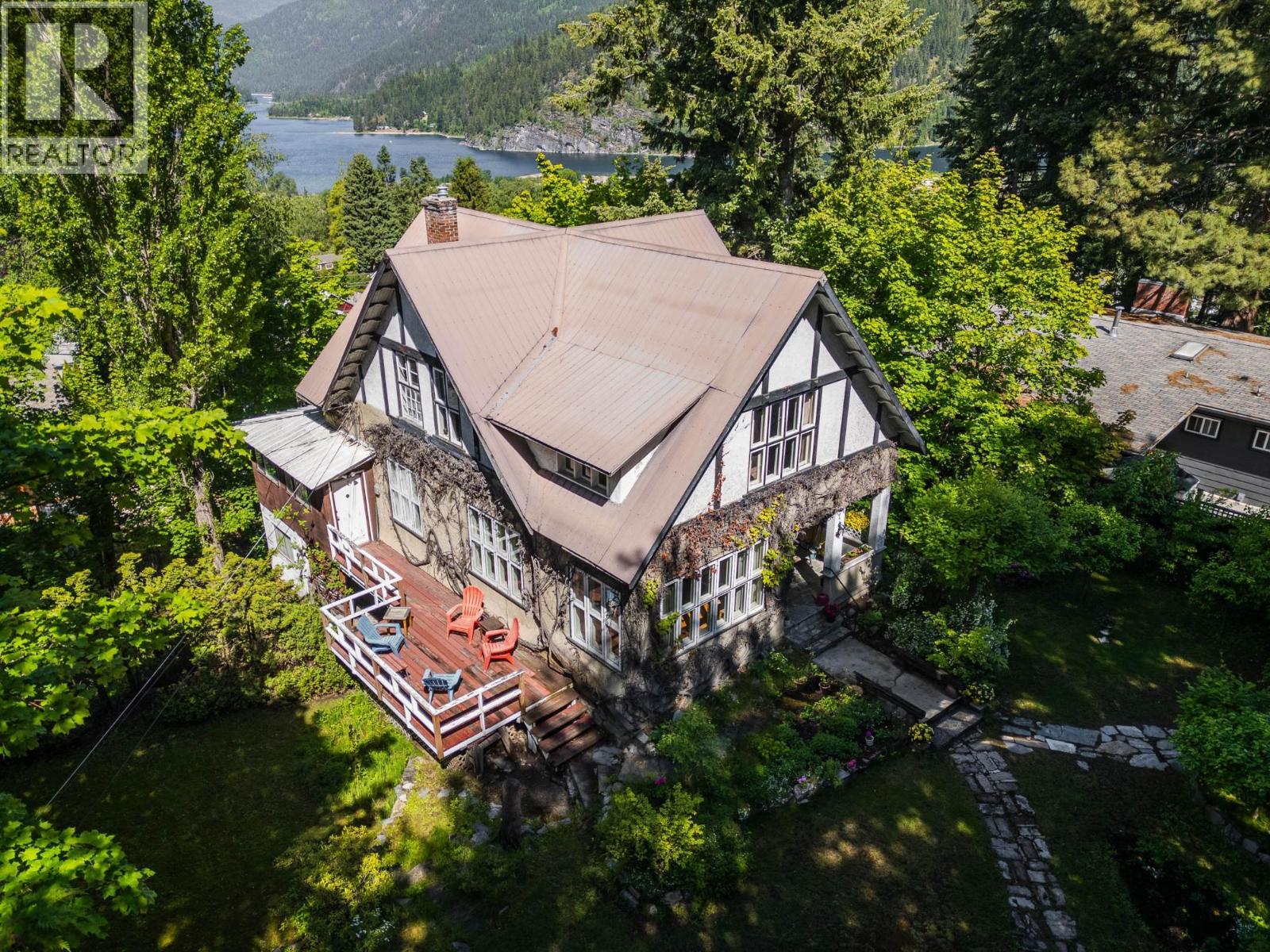 1107 ROBERTSON Avenue - 63