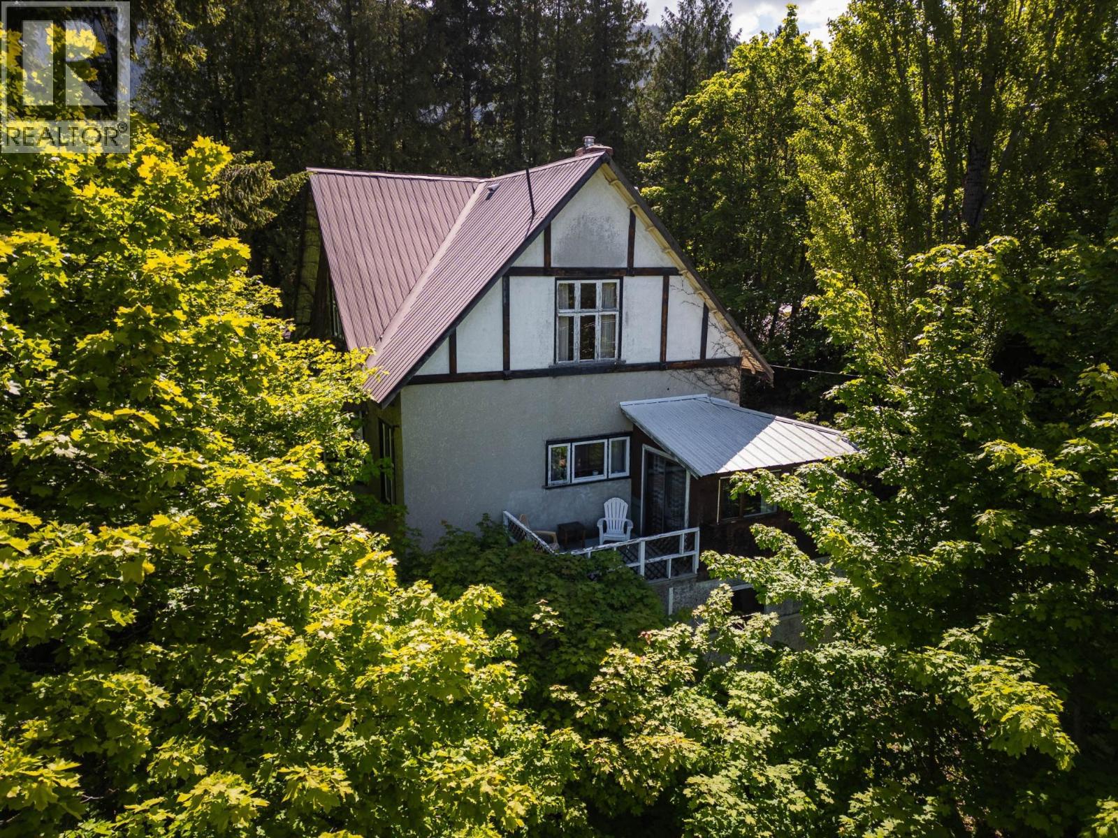 1107 ROBERTSON Avenue - 66