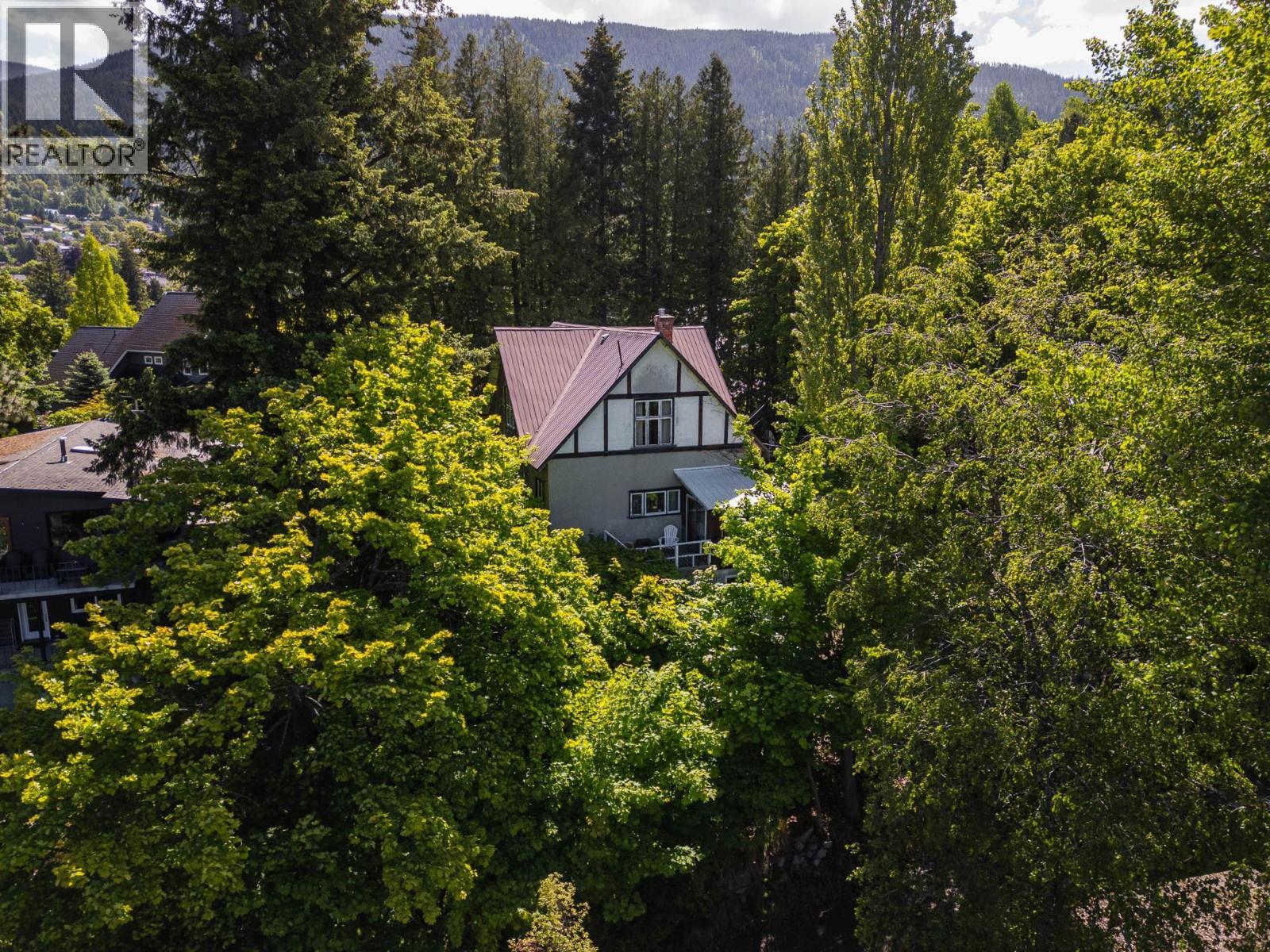 1107 ROBERTSON Avenue - 67
