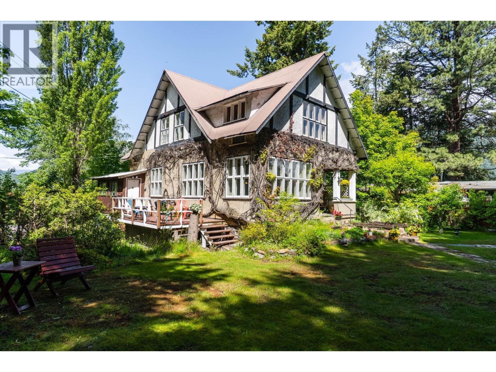 1107 ROBERTSON Avenue - 69