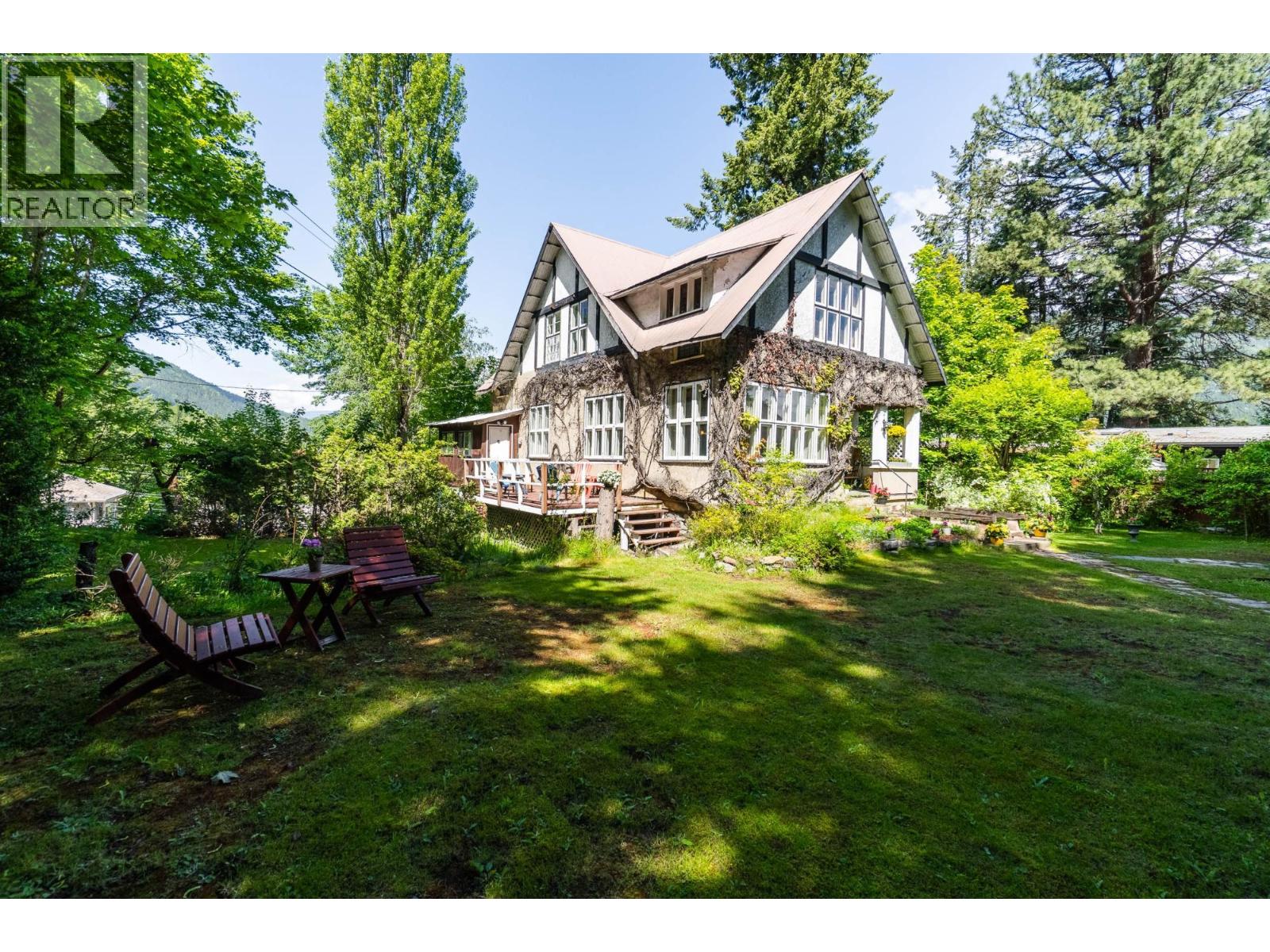 1107 ROBERTSON Avenue - 72