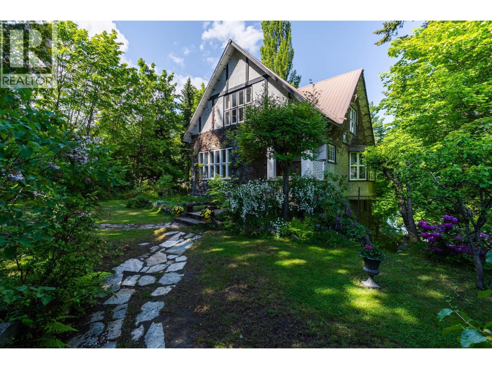1107 ROBERTSON Avenue - 73