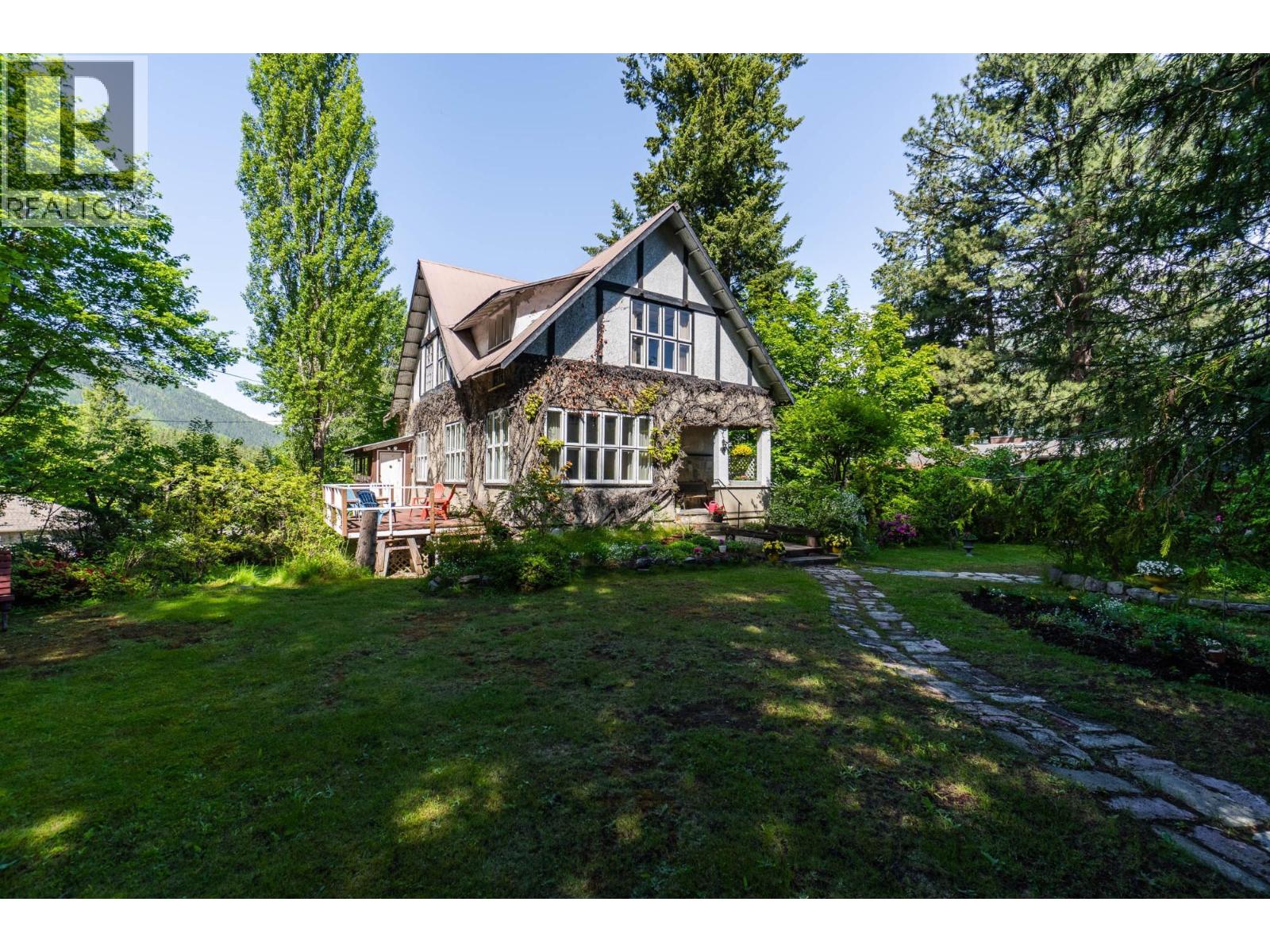 1107 ROBERTSON Avenue - 80