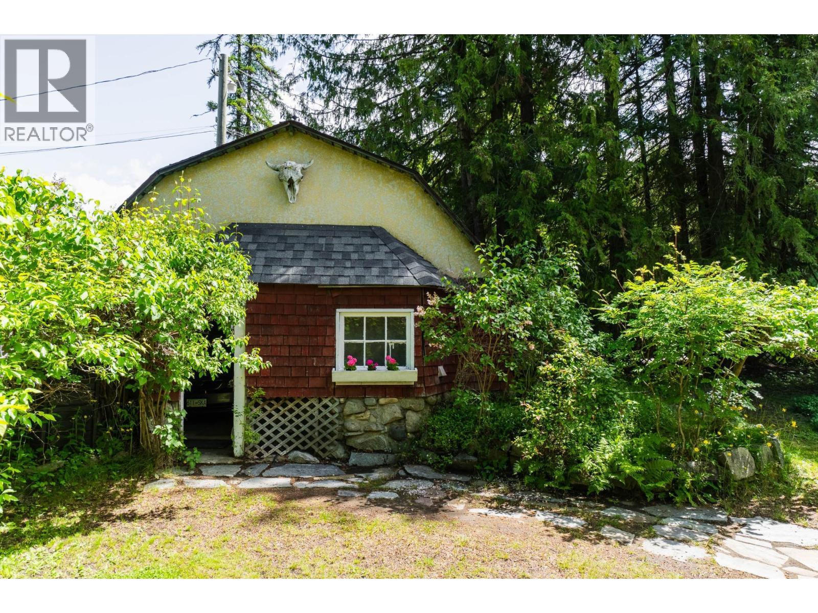 1107 ROBERTSON Avenue - 85