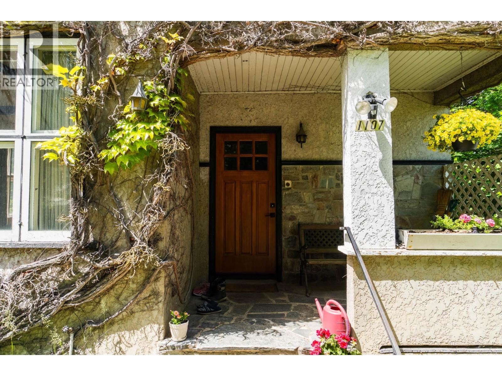1107 ROBERTSON Avenue - 86