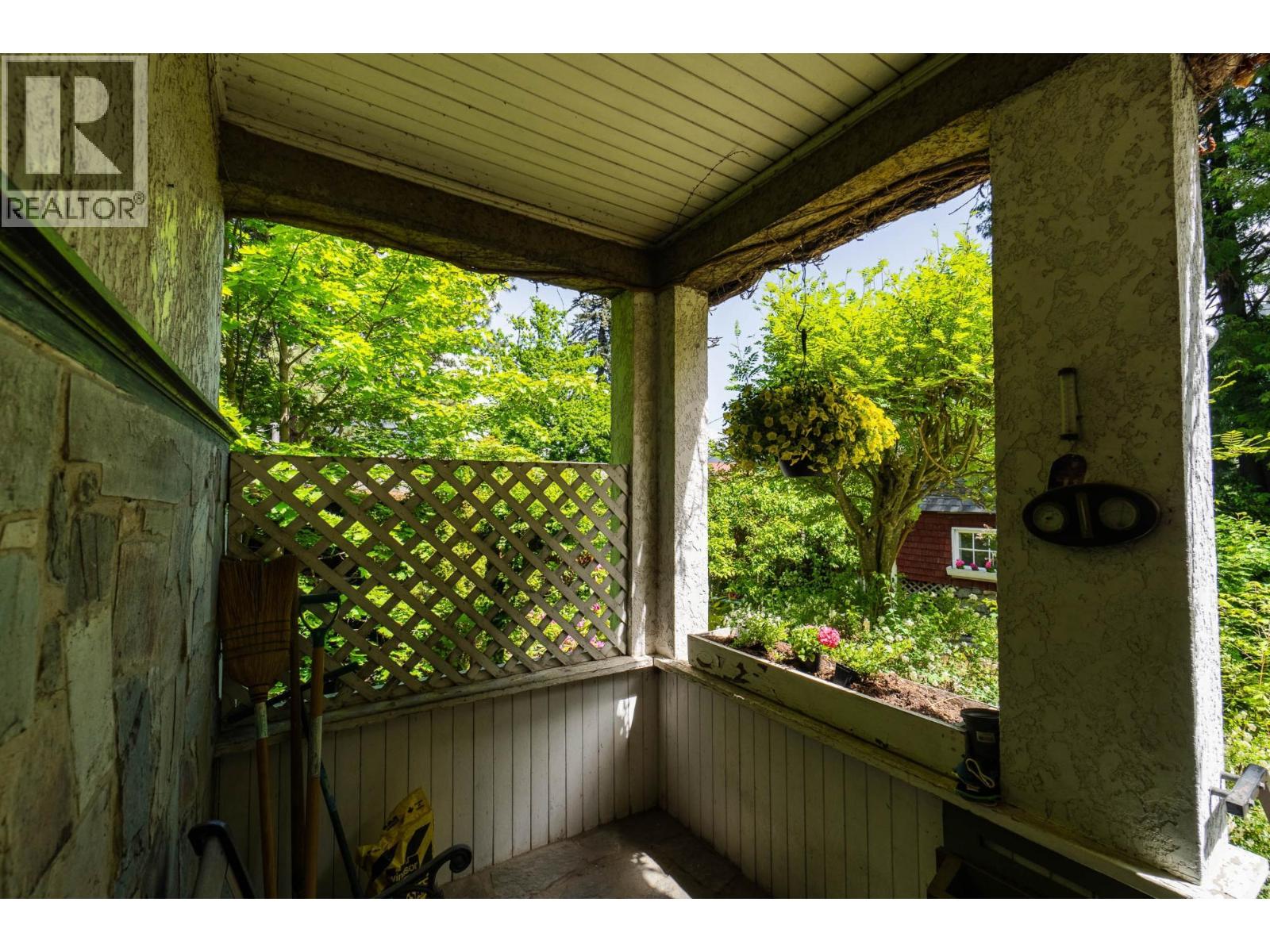 1107 ROBERTSON Avenue - 87