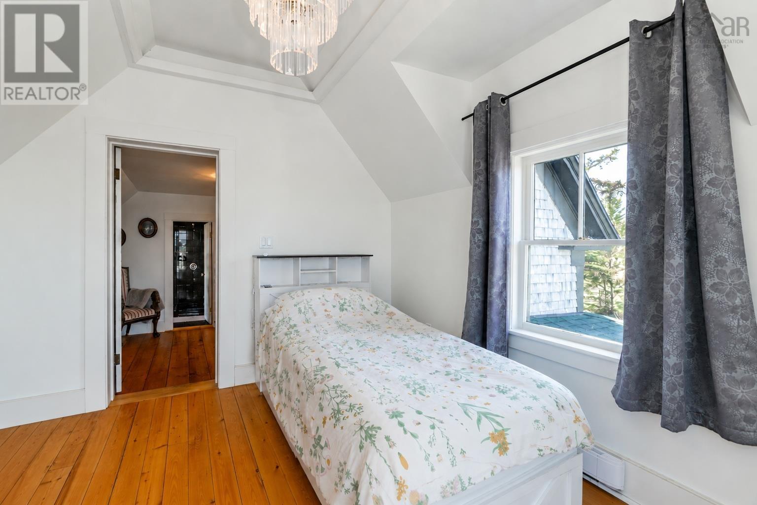 Property 37 of 49 of 62 Hampton Wharf Road