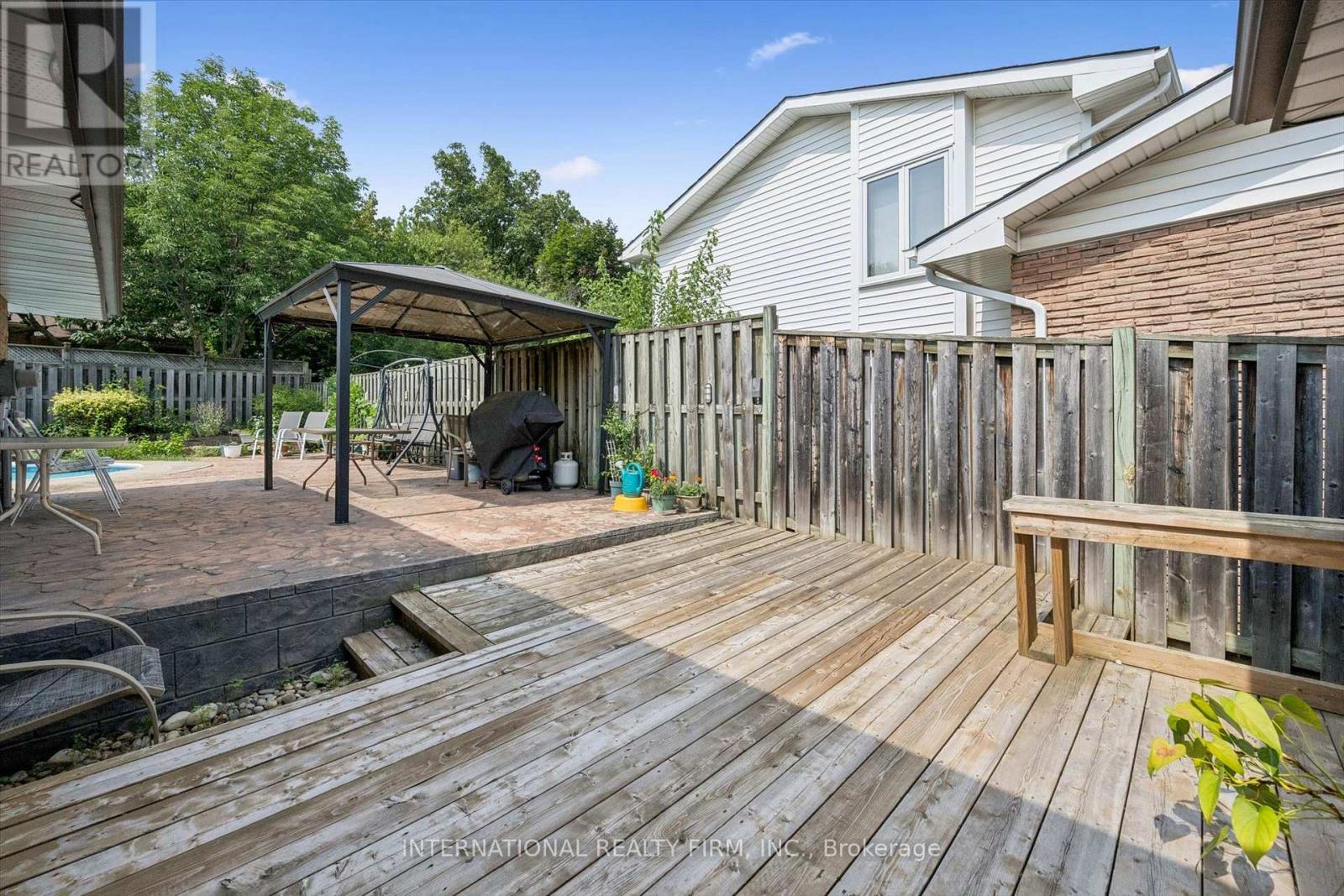 2659 CONSTABLE ROAD - 32