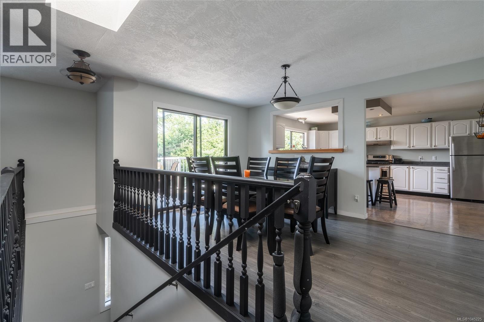 3239 Sedgwick Dr - Image 10