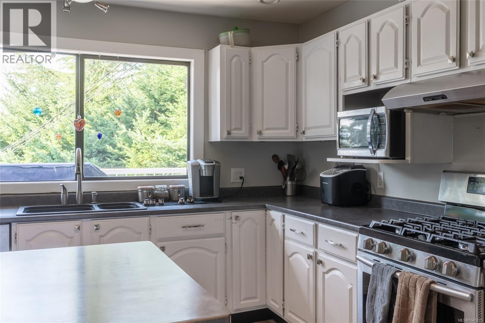 3239 Sedgwick Dr - Image 15