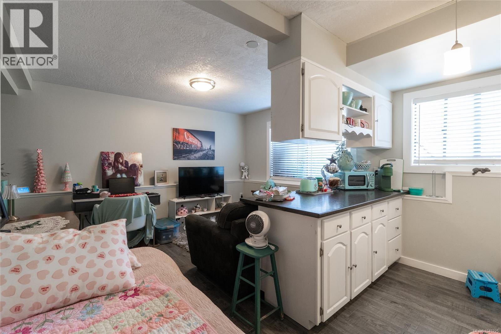 3239 Sedgwick Dr - 31
