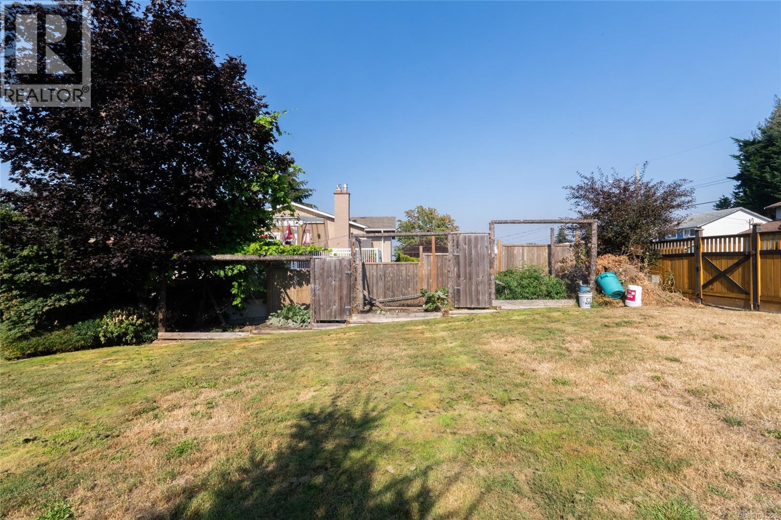 3239 Sedgwick Dr - Image 37