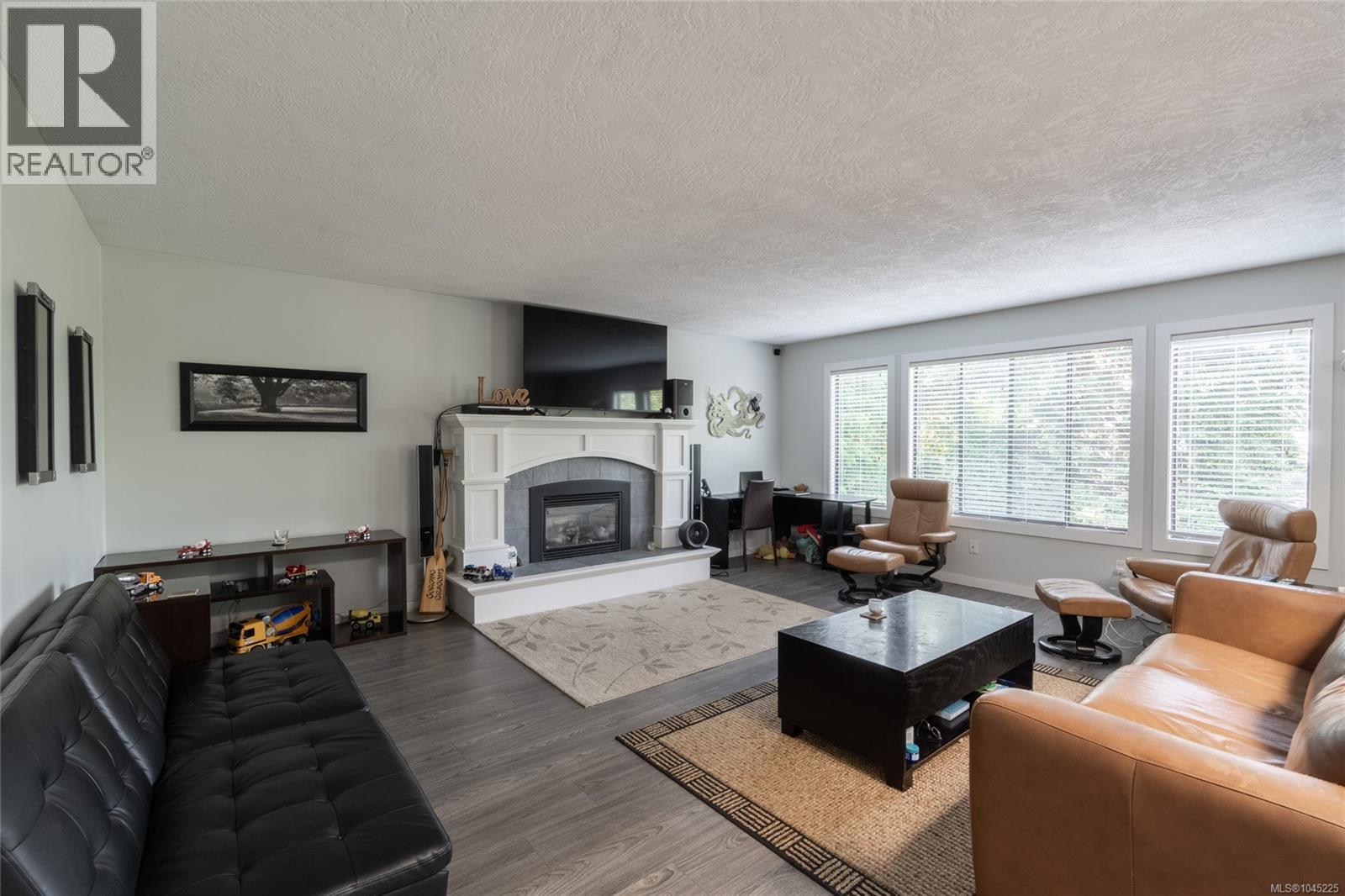 3239 Sedgwick Dr - Image 6