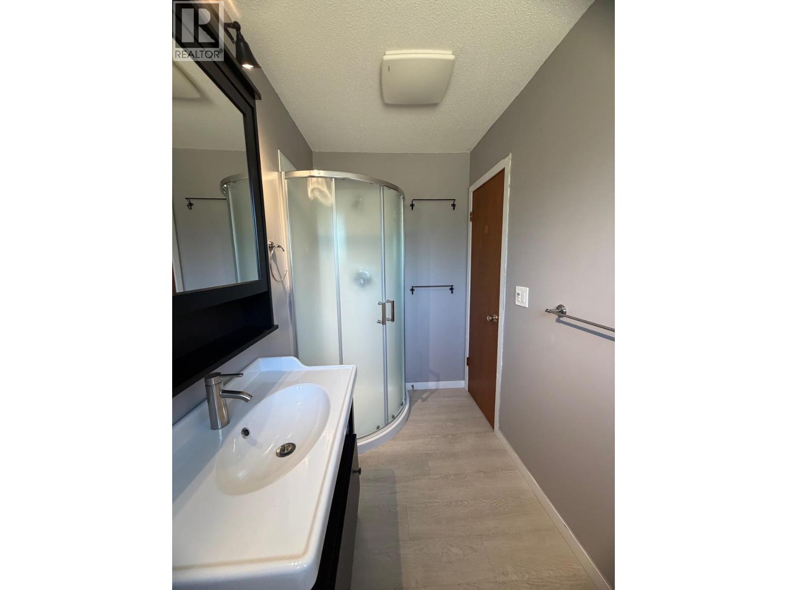  2000 Hollywood Road South, Kelowna