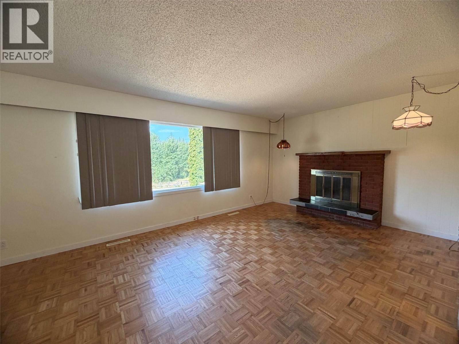  2000 Hollywood Road South, Kelowna