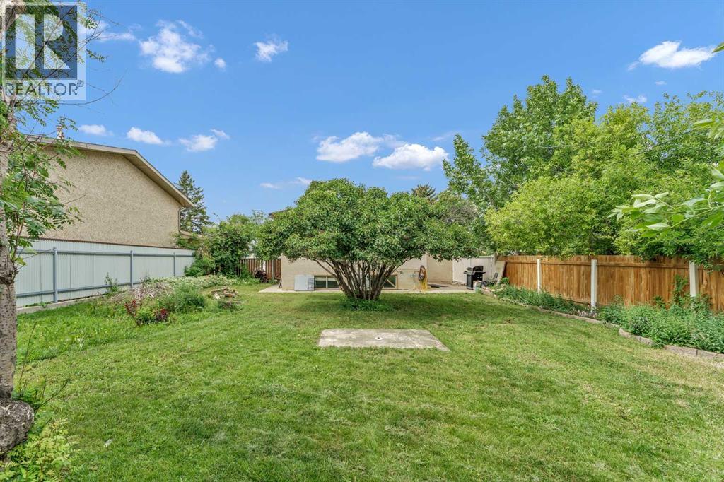 213 6 Street Southeast - Photo 24